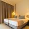 Отель Ohtels Les Oliveres