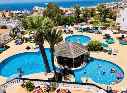 Отель Regency Torviscas Apartments and Suites