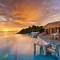 Отель Hideaway Beach Resort & Spa