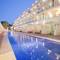 Отель Mar Hotels Playa de Muro Suites