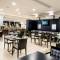 Отель Holiday Inn Express Jumeirah