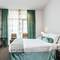 Отель Signature Hotel Apartments & Spa Marina
