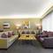 Отель Somewhere Hotel Apartment