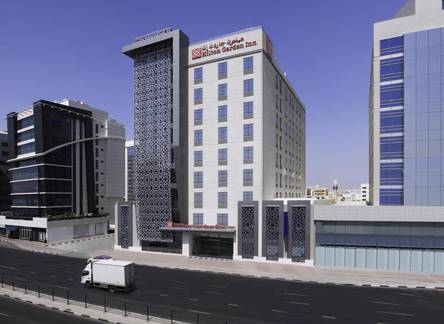 Отель Hilton Garden Inn Dubai Al Muraqabat