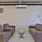 Отель OYO 366 Waves Hotel