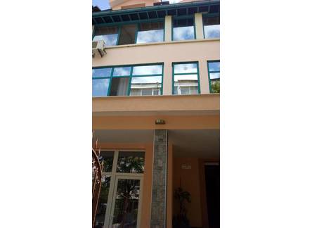 Отель White Rose Apartments