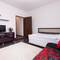 Отель Studio Central Beach