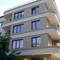 Отель Ideal Apartments