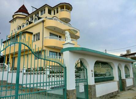 Отель Trakata Villa Apartments