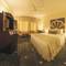 Отель Hotel Clarks Shiraz