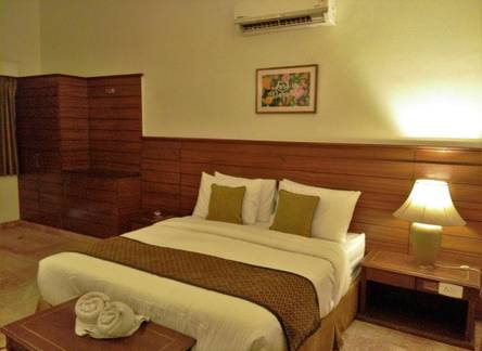Отель Dayal Lodge