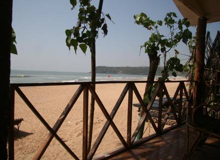 Отель Sandy Feet Beach Garden
