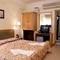 Отель Hotel Menino Regency