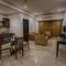 Отель SinQ Suites