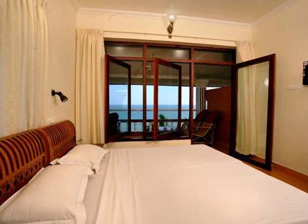 Отель Vijaya Varma Beach Resort