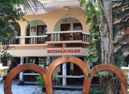 Отель Maharaju Palace