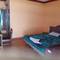 Отель Johnys Backpackers Hotel