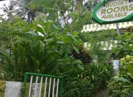 Отель Johny's Beach Hotel