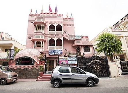 Отель Royal Aashiyana Palace