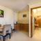 Отель Treebo WoodsVilla Suites