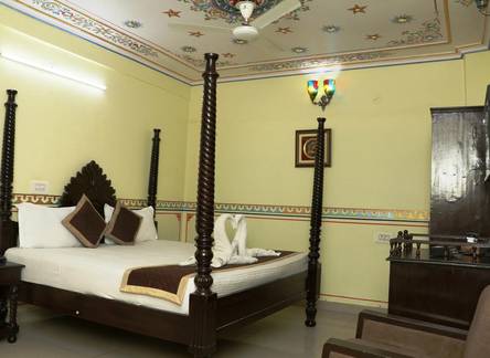 Отель Hotel Vaishnavi