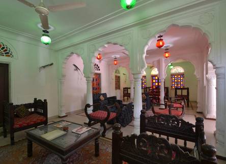 Отель Rawla Mrignayani Palace