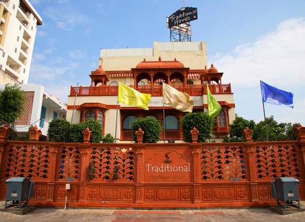 Отель WelcomHeritage Traditional Haveli