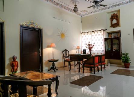 Отель Noble House