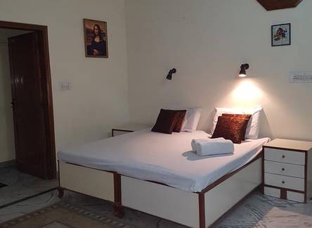Отель Srihara Bed & Breakfast