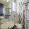 Отель Treebo Signature Inn