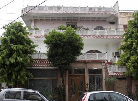 Отель OYO Rooms Bani Park Shri Ram Marg