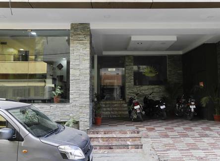 Отель OYO Premium Jaipur Junction
