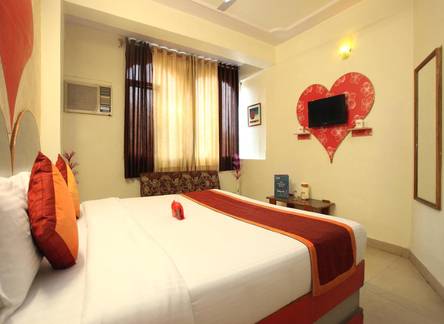 Отель OYO Rooms Hasanpura Flyover