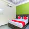 Отель OYO Room NIMS Kukas