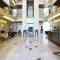 Отель OYO Rooms MI Road 2