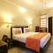 Отель OYO Rooms MI Road 2