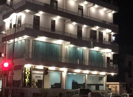 Отель Hotel Lazeez and Restaurant