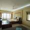 Отель Silver Sands Beach Resort
