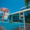 Отель Silver Sands Beach Resort