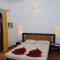 Отель Sea Breeze Resort Candolim