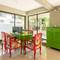 Отель Treebo Zeebo Suites