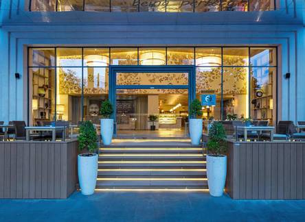 Отель Fusion Suites Saigon