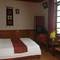Отель Cat Cat Twilight Hotel