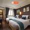 Отель Hotel Emerald Waters Classy