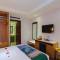 Отель Hotel Emerald Waters Classy