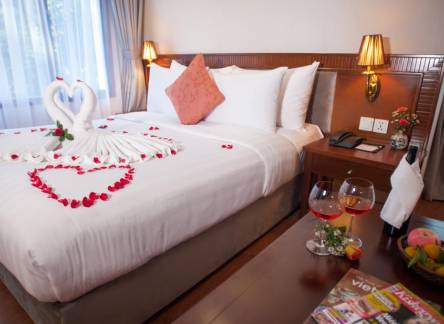 Отель Mon Regency Hotel