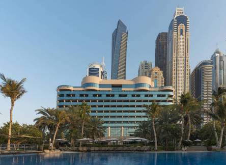 Отель Le Meridien Mina Seyahi Beach Resort & Marina