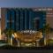 Отель Le Meridien Mina Seyahi Beach Resort & Marina