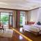 Отель Samui Buri Beach Resort & Spa