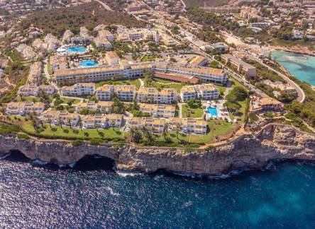 Отель Blau Punta Reina Resort
